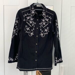 Taska Polizzi embroidered western Pearl snap